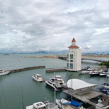 Straits Quay Marina Suites Penang By Aurorahomes Bagan Jermal Bagian luar foto