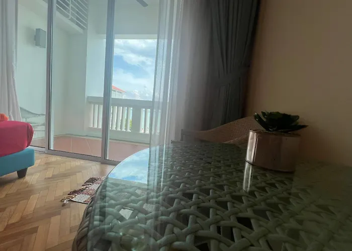 Straits Quay Marina Suites Penang By Aurorahomes